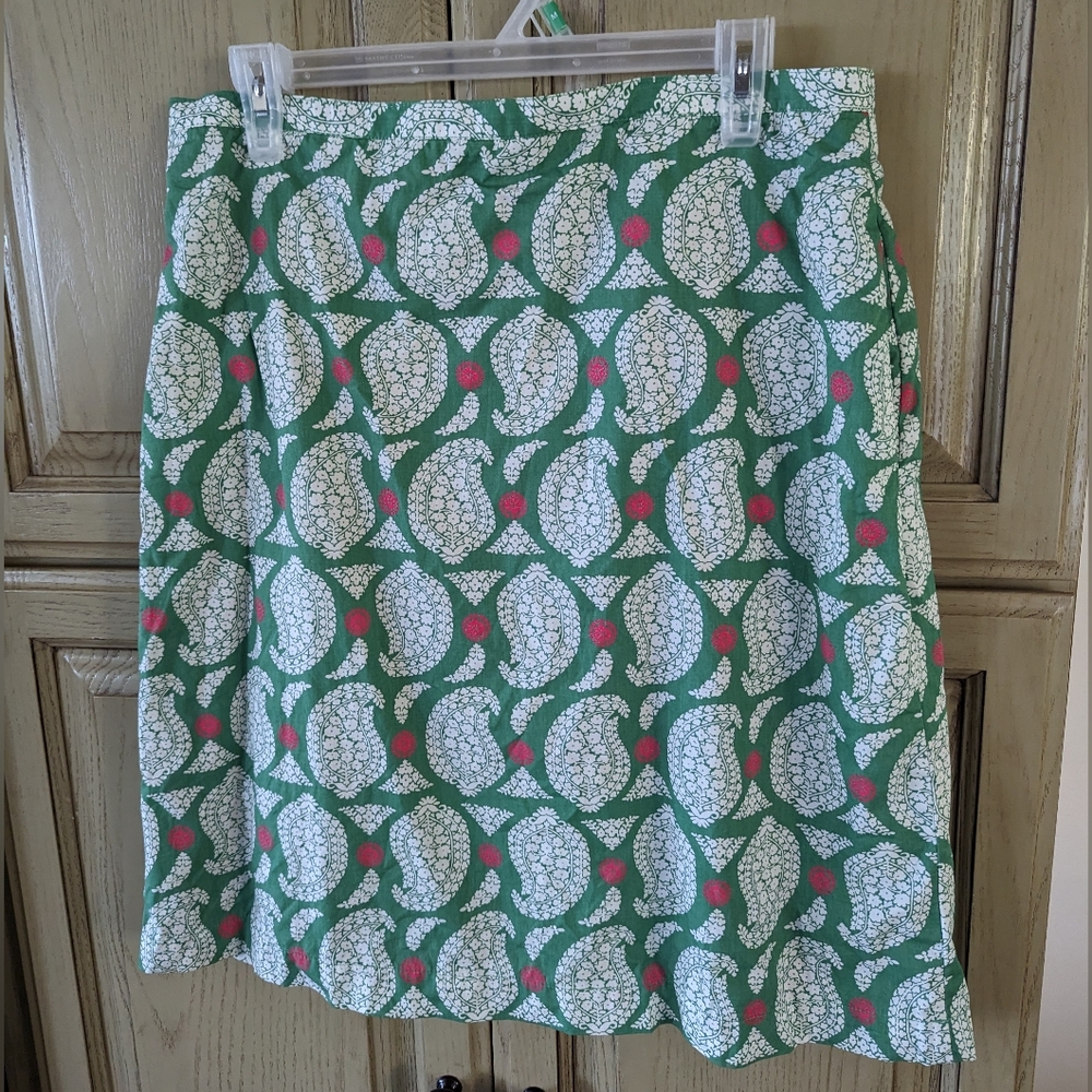 Boden skirt US10/UK14. With pockets.